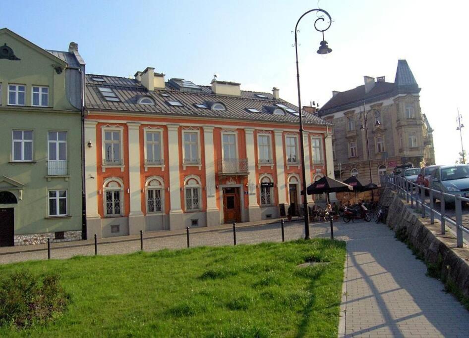 Budova, v ktorej sa apartmán nachádza