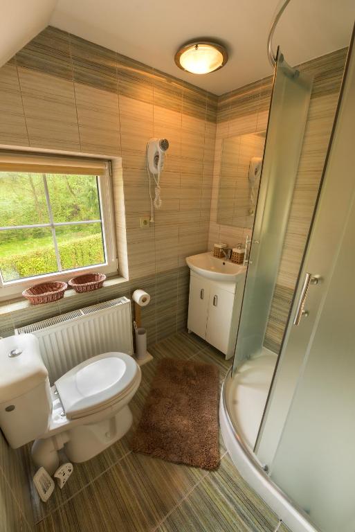 Koupelna v ubytování Apartmány Adršpach " U Kozárů "