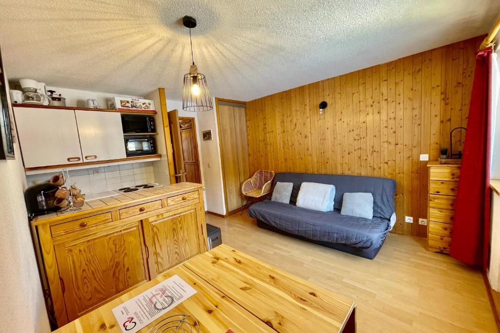 Courchevel La Tania - apartment at the foot of the slopes