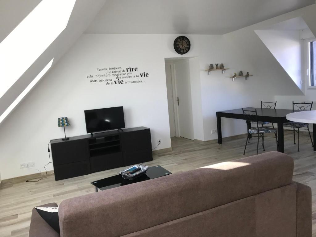 Μια τηλεόραση ή/και κέντρο ψυχαγωγίας στο appartement calme en campagne