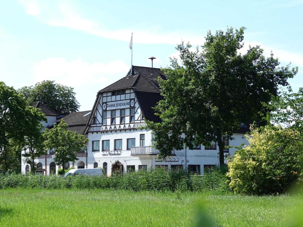 Booking.com: Hotel Fährhaus Kirschenland , Jork, Deutschland - 143  Gästebewertungen . Buchen Sie jetzt Ihr Hotel!