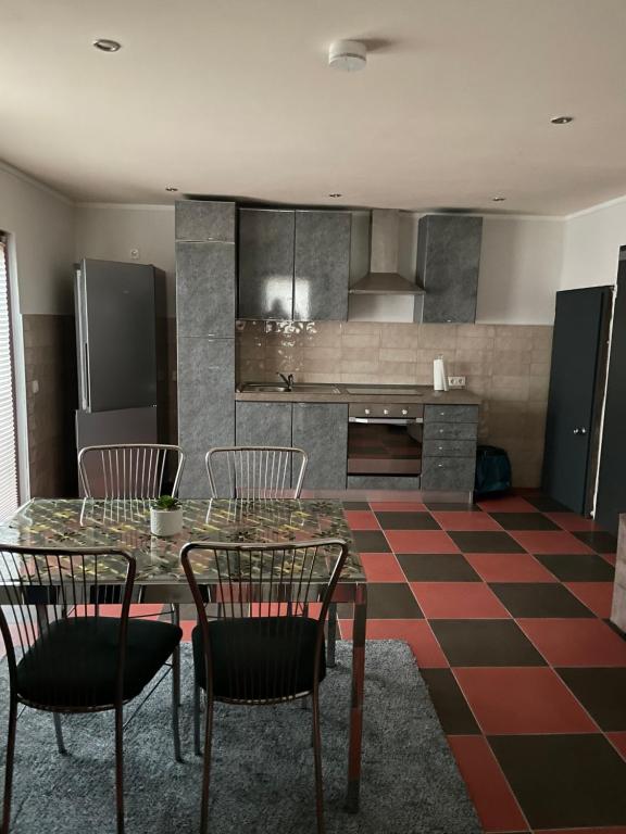 Kuchyň nebo kuchyňský kout v ubytování Hotel Roma