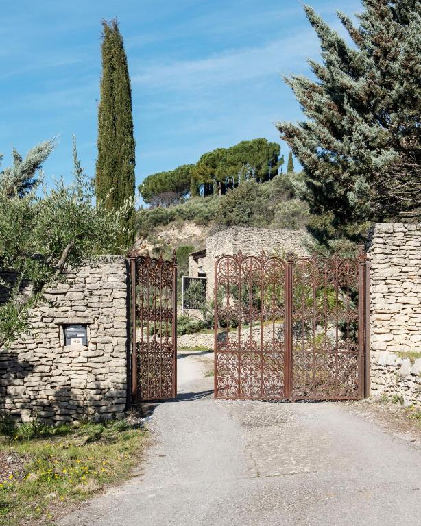 Fotografie z fotogalerie ubytování l'Atelier des Milles Roches v destinaci Gordes