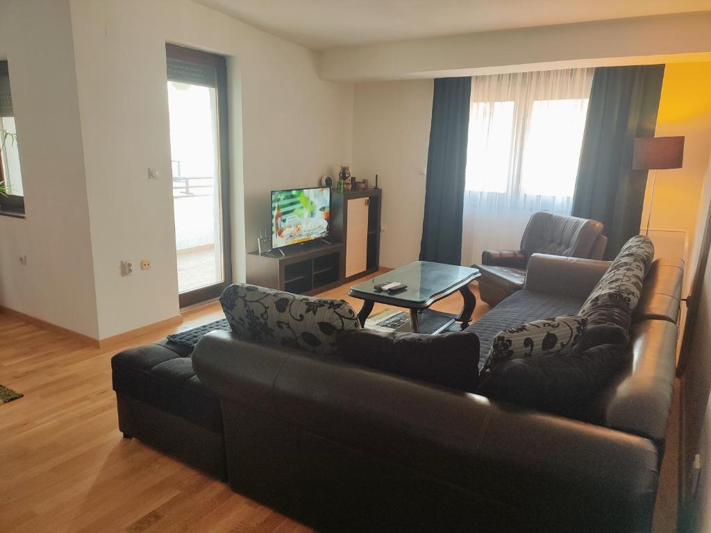 Antoni Apartment - Two-Bedroom Apartment