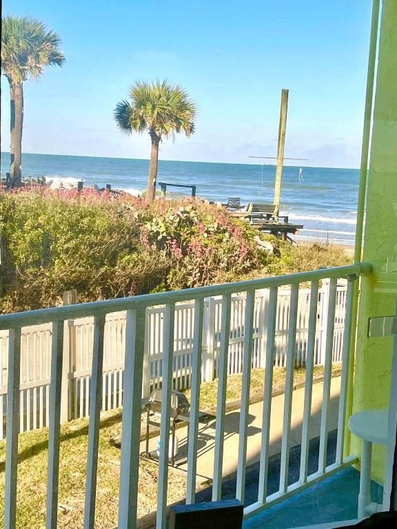 Sandy Shores - Ocean view At Symphony Beach Club! - Studio