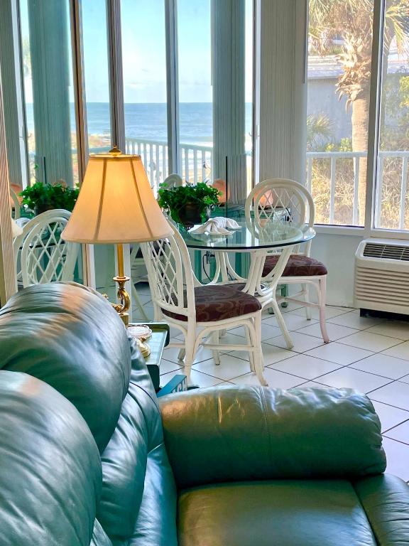 Sandy Shores - Ocean view At Symphony Beach Club!, Ormond Beach –  opdaterede priser for 2023