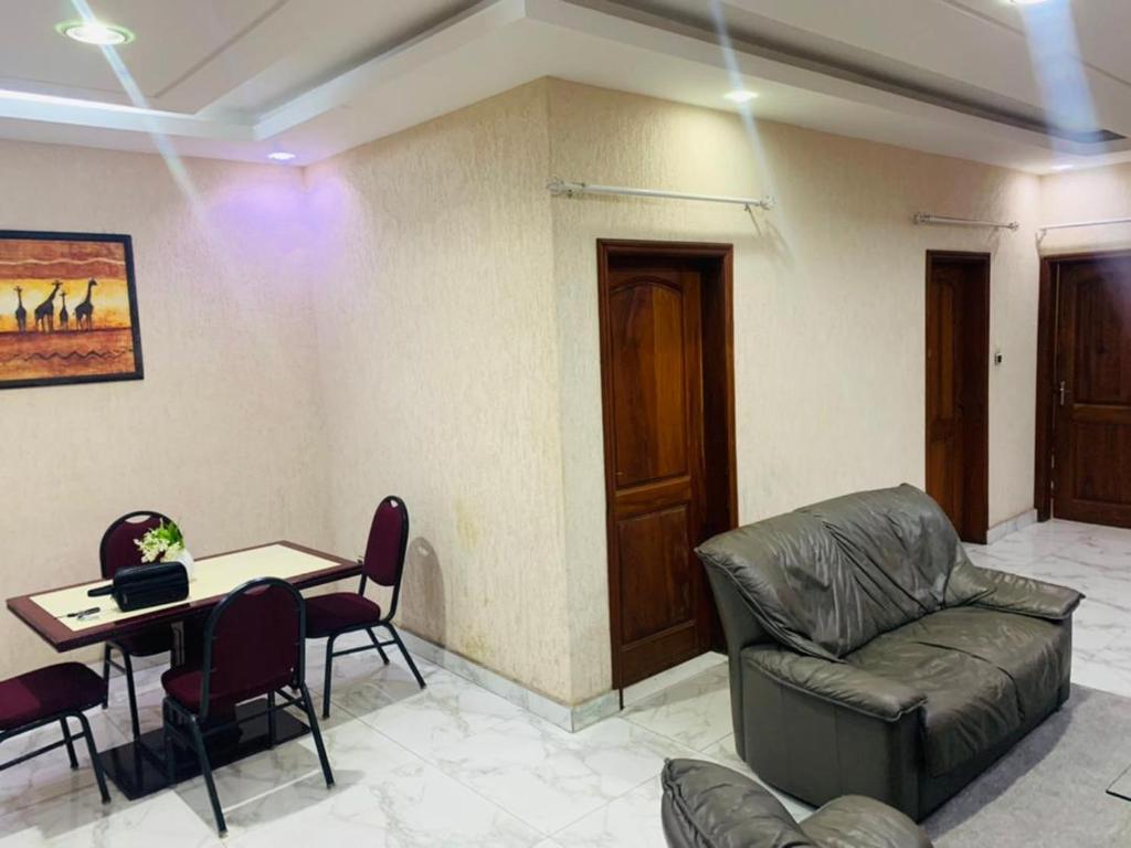 HIDE PALACE - Housity