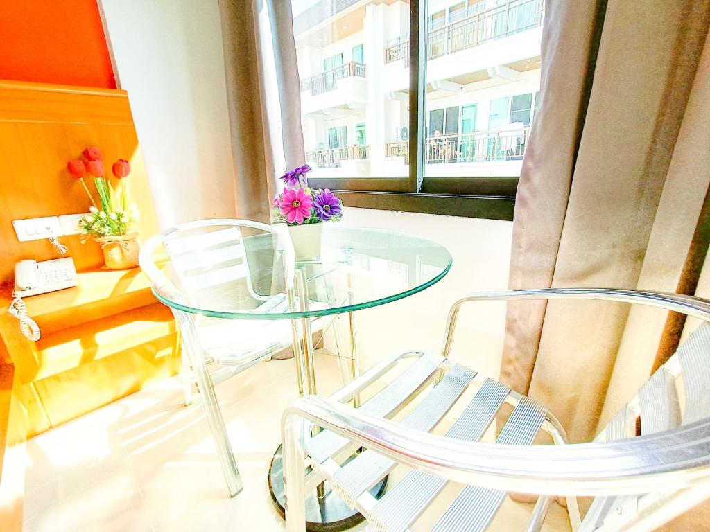 PJ Patong Resortel - Resim 26