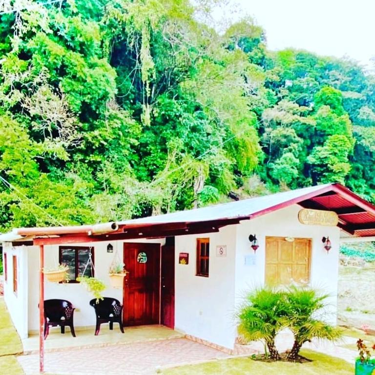 El edificio en el que está la pensión