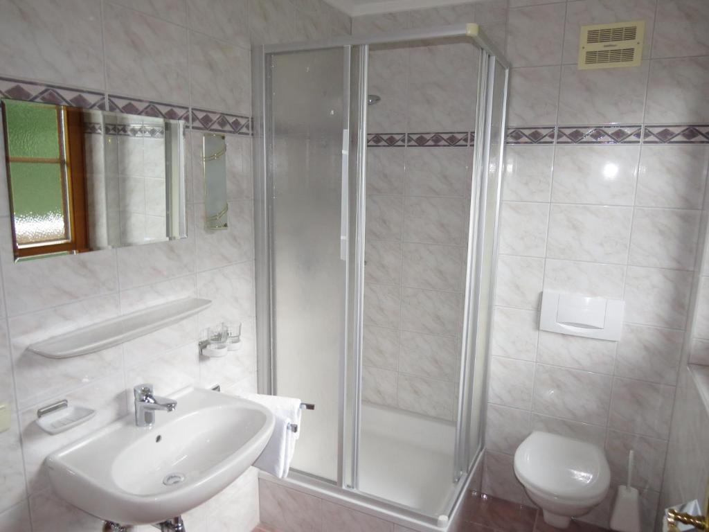 Kúpeľňa v ubytovaní Landhaus Dorfer