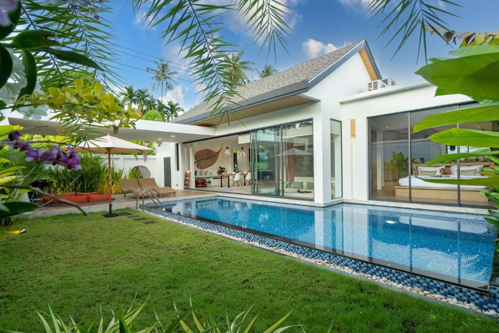他朗的住宿－Labriz Ocean Villa Plus - Tropical Modern Living，游泳池别墅的图象