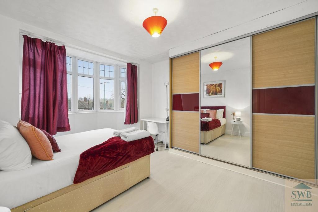 Stays with Bels Short Lets Serviced Accommodation Nottingham contractors & Leisure up to 7 guests