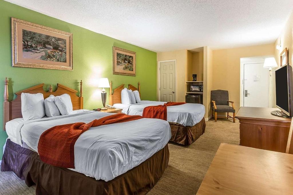 South Bay INN - 2つのダブルベッドを備えた標準的な部屋 - 禁煙