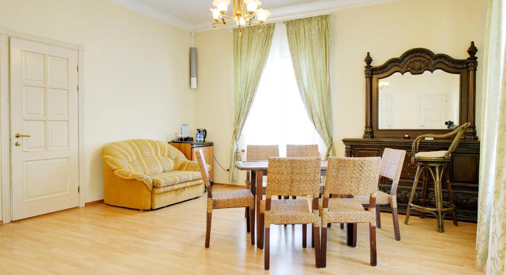 Posezení v ubytování Pearl Mini-Hotel