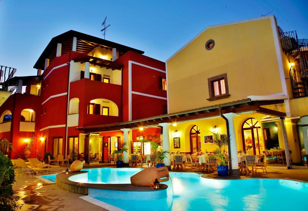 Bazén v ubytování Arciduca Grand Hotel nebo v jeho okolí