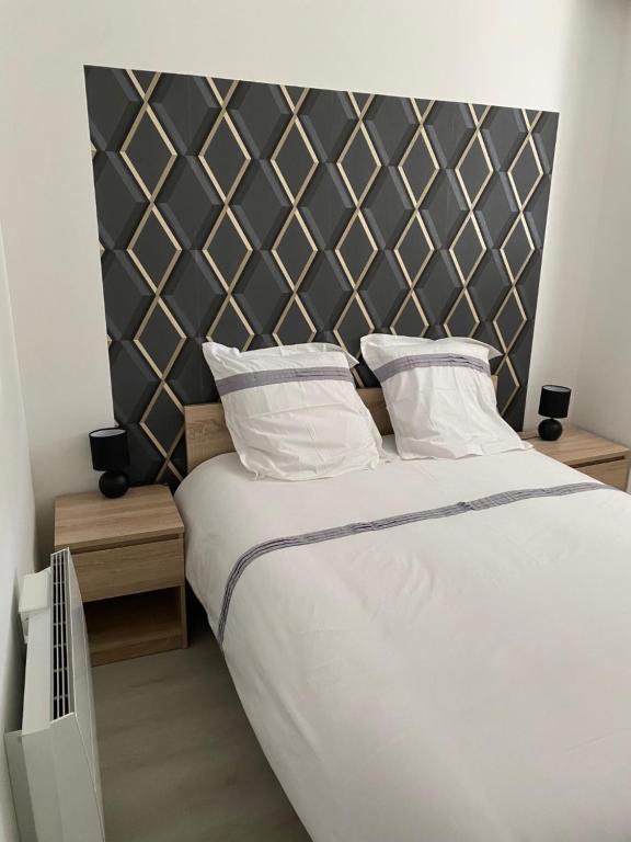Résidence avec un T3 un T2 et un STUDIO en Centre Ville d Argeles-Gazost - Two-Bedroom Apartment