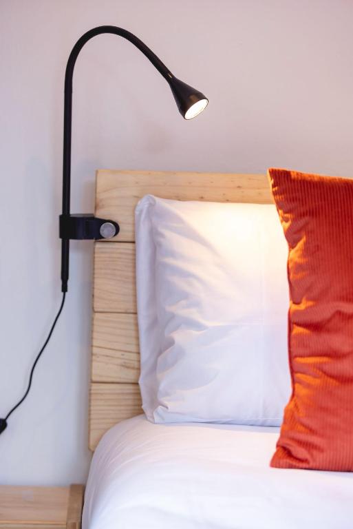 Postel nebo postele na pokoji v ubytování Bravissimo El Lleó, bright 4-bedroom apartment