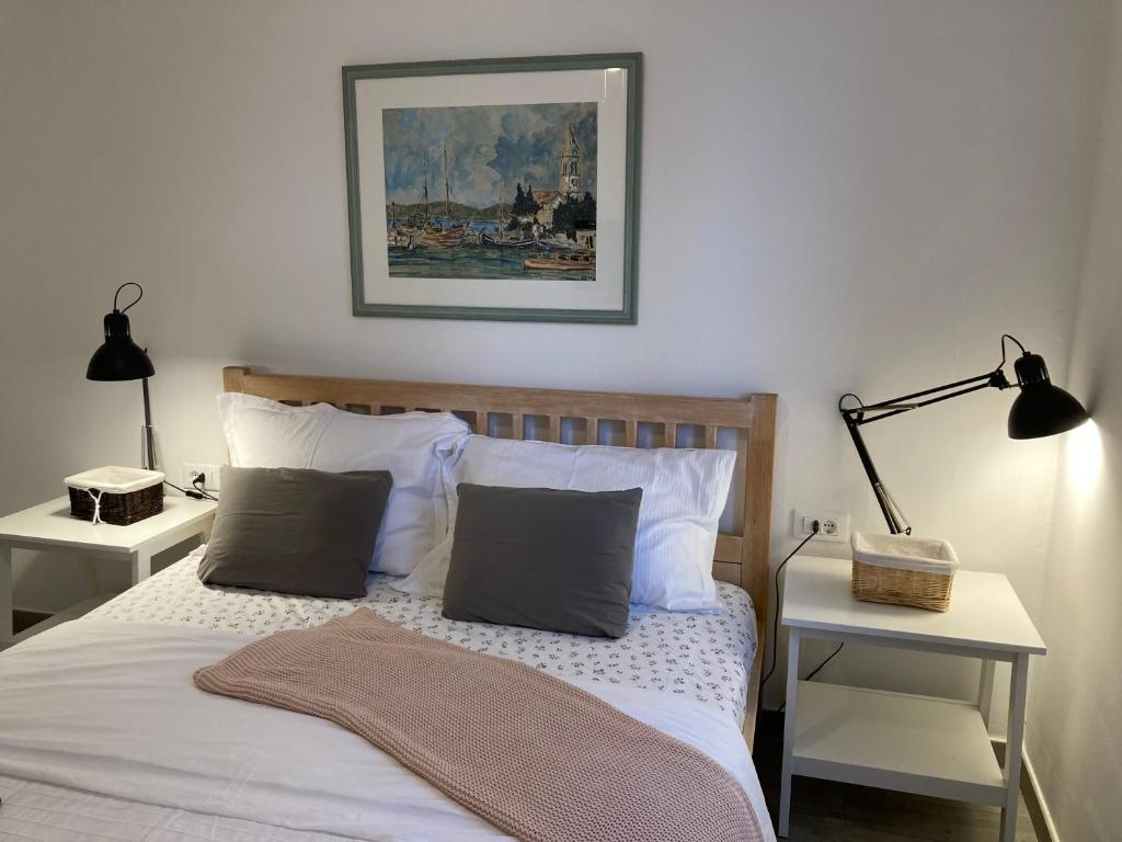 Posteľ alebo postele v izbe v ubytovaní Lopud Sunset Apartment