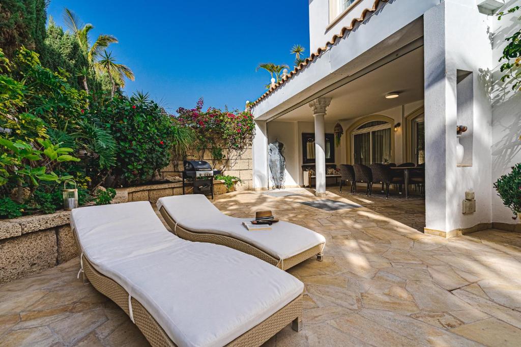 Posezení v ubytování Luxury villa El Duque