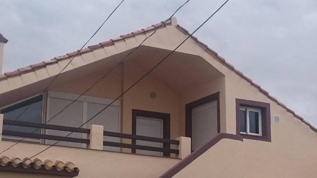 - Vistas a una casa con balcón en Son de Mar 2, en Bolonia