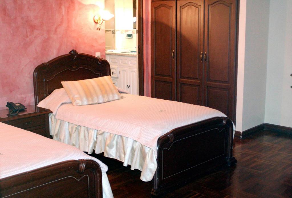 Hostal Patrimonio - Sucre - Triple Room