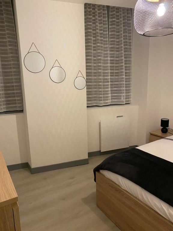 Résidence avec un T3 un T2 et un STUDIO en Centre Ville d Argeles-Gazost - One-Bedroom Apartment