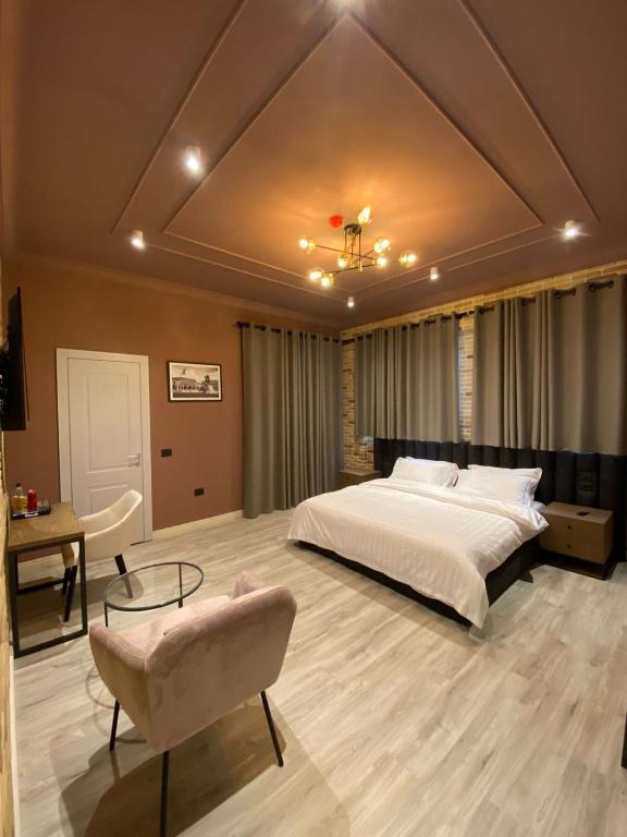 Ardenica Boutique Hotel - Luxe Tweepersoonskamer Met Balkon