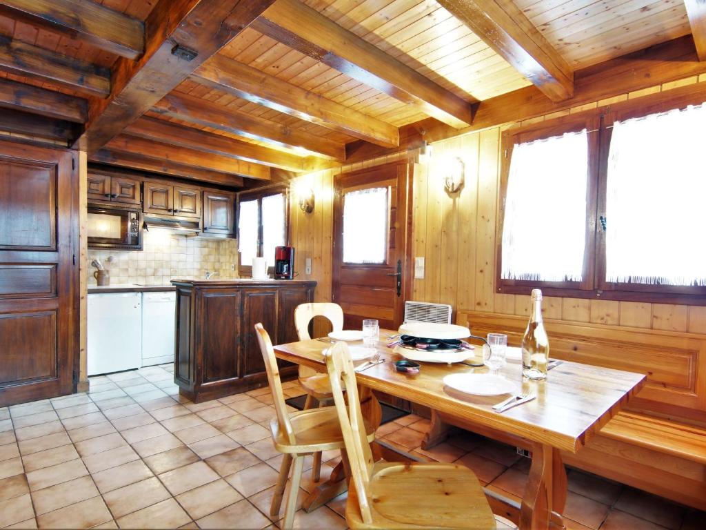 Kuchyň nebo kuchyňský kout v ubytování Chalet Pierre Blanche by Interhome