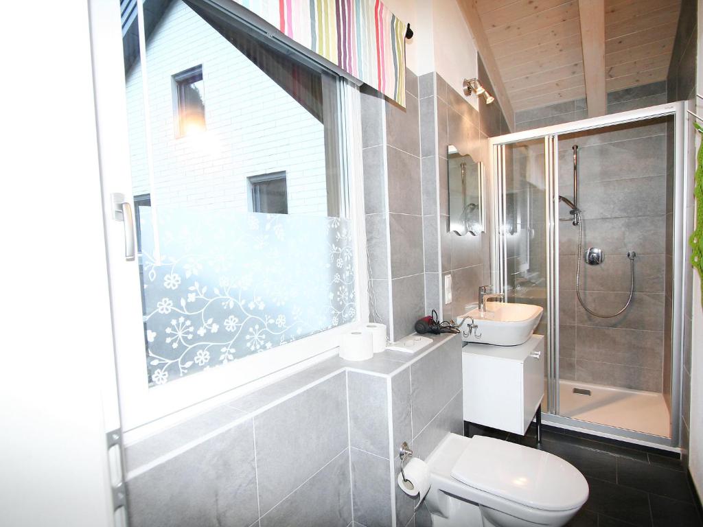 Kúpeľňa v ubytovaní Chalet am Arlberg by Interhome