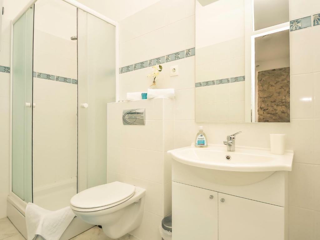 Koupelna v ubytování Apartment Snježana-1 by Interhome