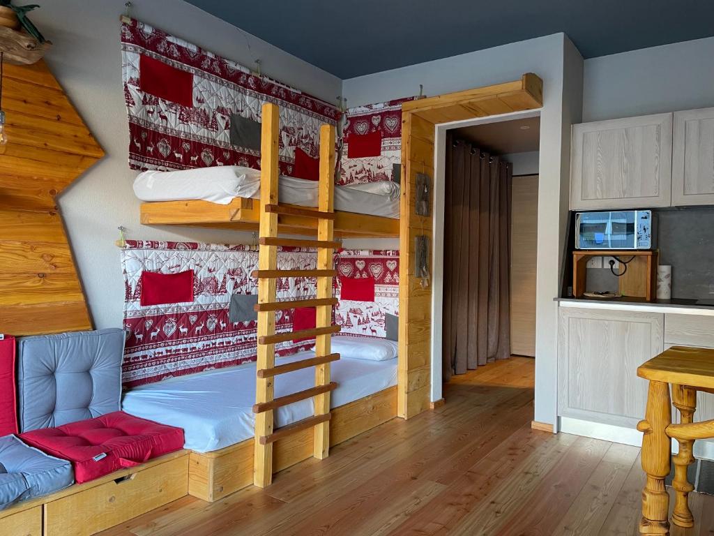 Postel nebo postele na pokoji v ubytování Alpi Azzurre