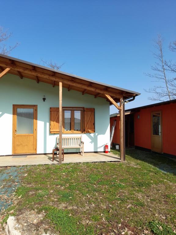 Budova, v ktorej sa farma nachádza