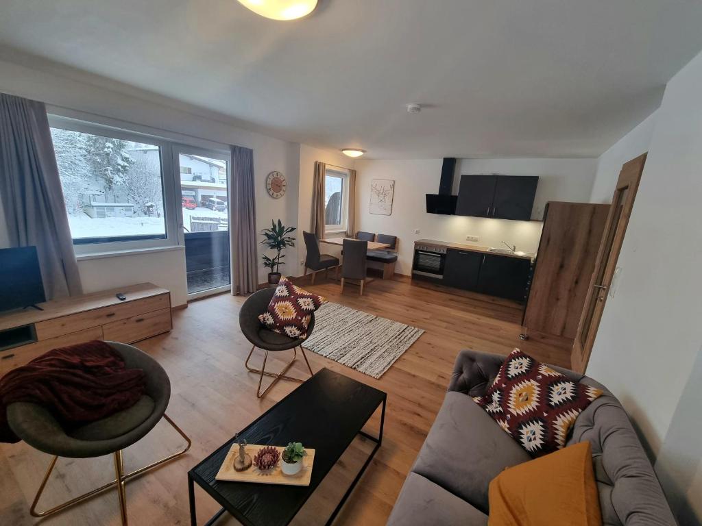 Telewizja i/lub zestaw kina domowego w obiekcie Ferienwohnung Kurz