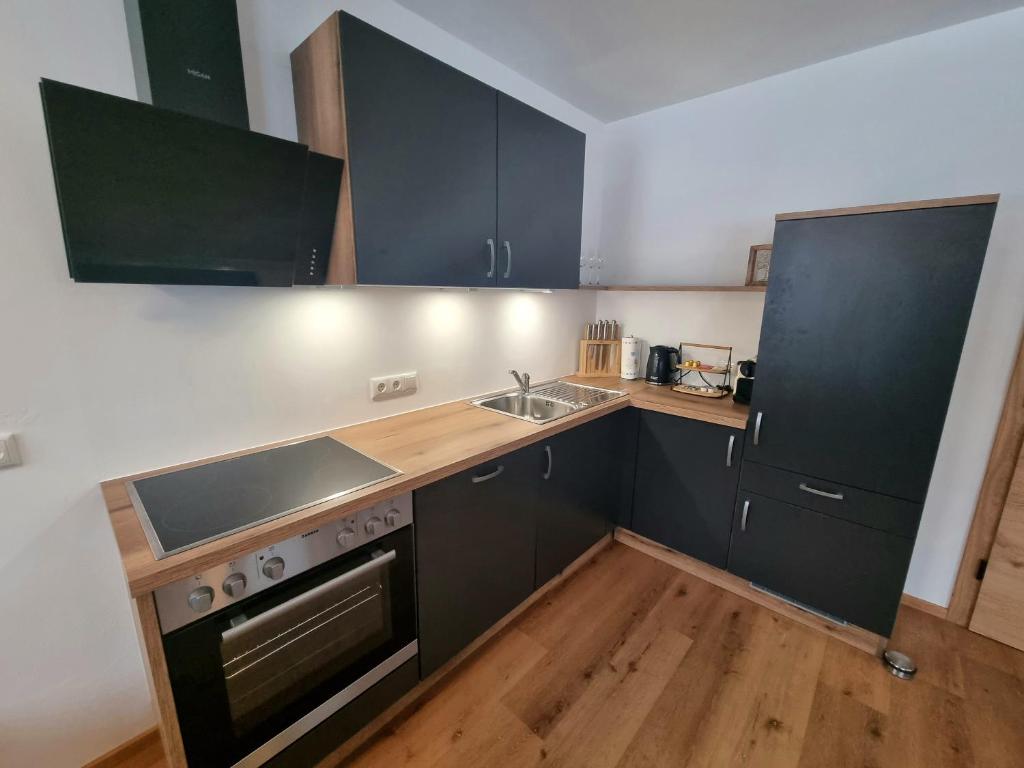 Kuchnia lub aneks kuchenny w obiekcie Ferienwohnung Kurz