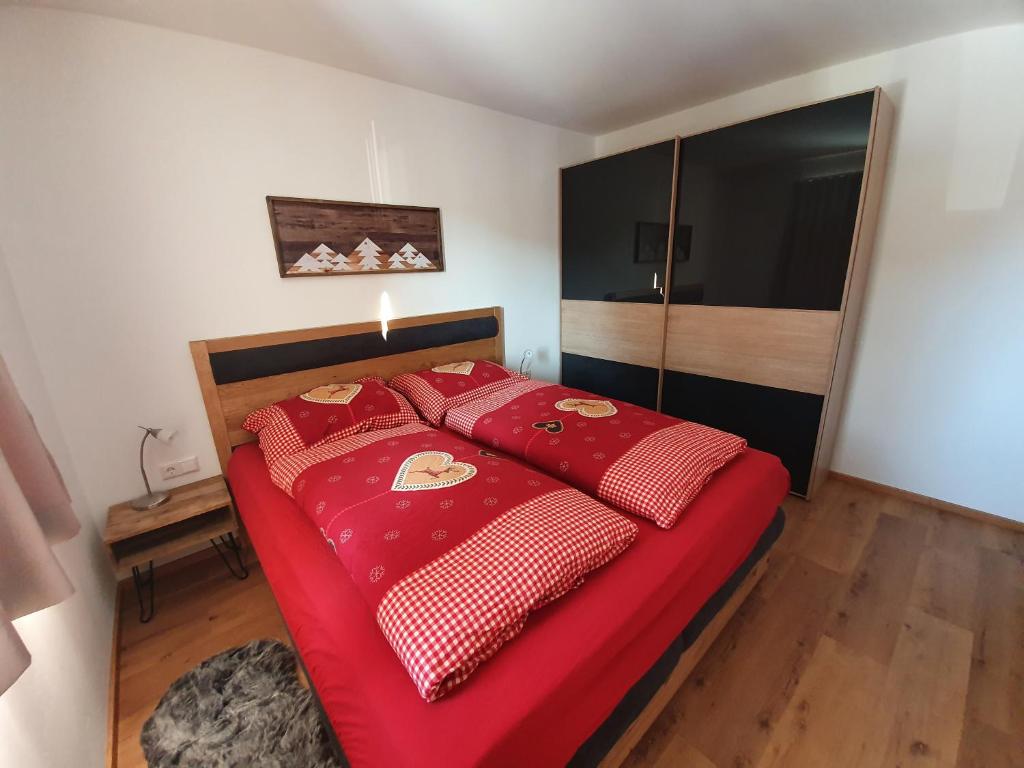 Łóżko lub łóżka w pokoju w obiekcie Ferienwohnung Kurz