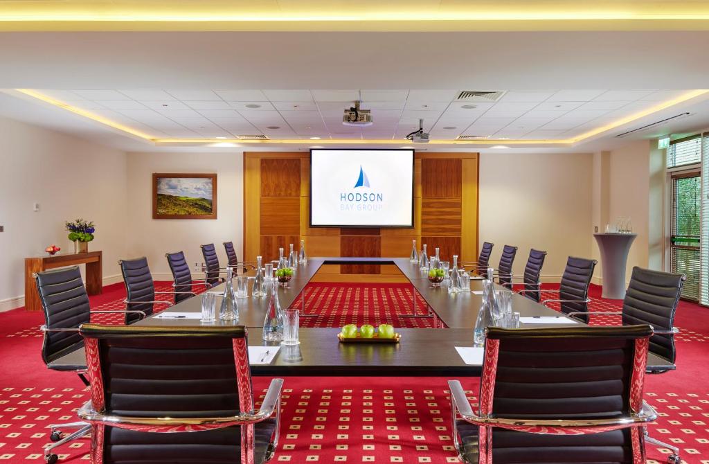 A área empresarial e/ ou a sala de conferências de Hodson Bay Hotel