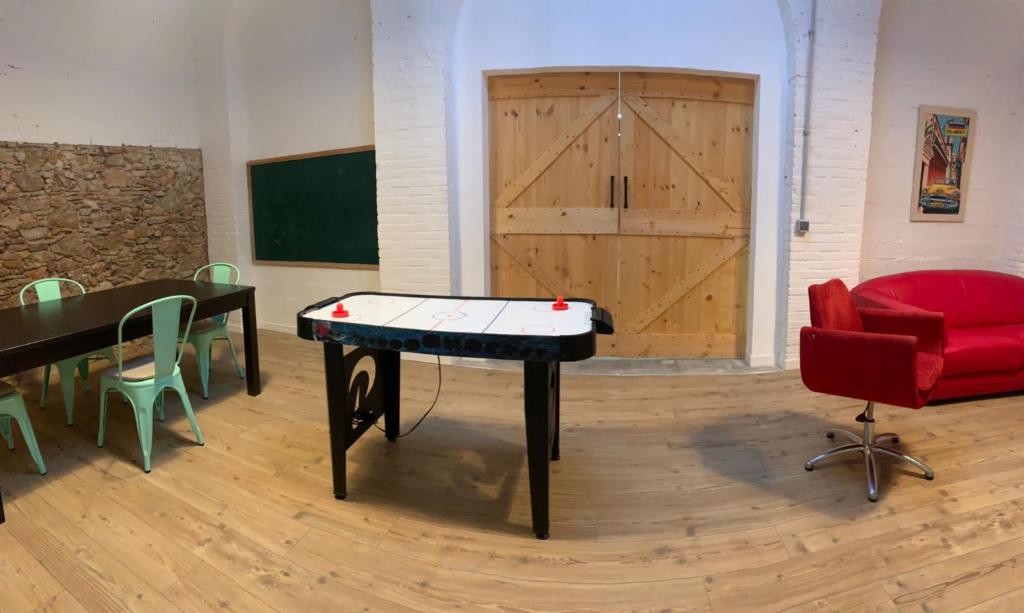 A seating area at Ca La Fustereta