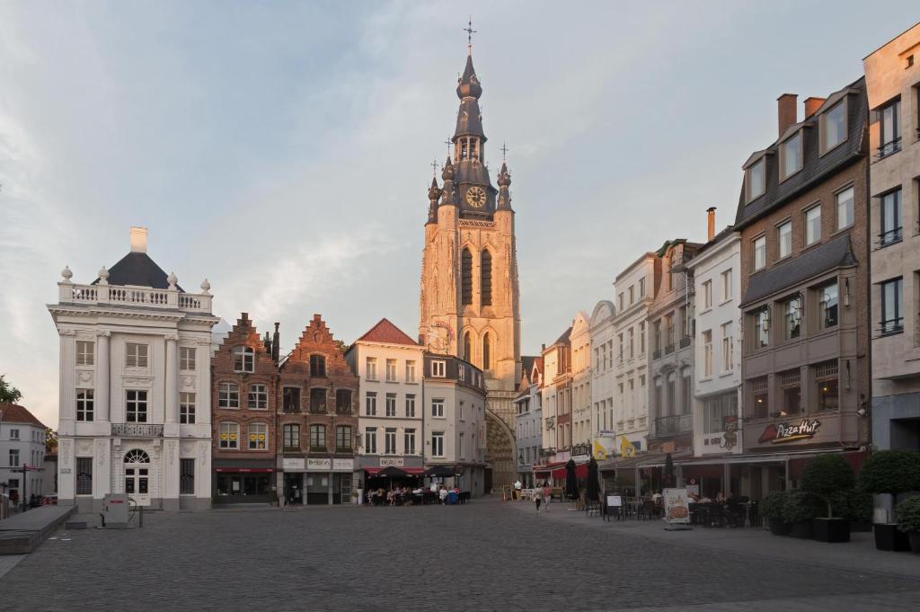 Nespecifikovaný výhled na destinaci Kortrijk nebo výhled na město při pohledu z hotelu