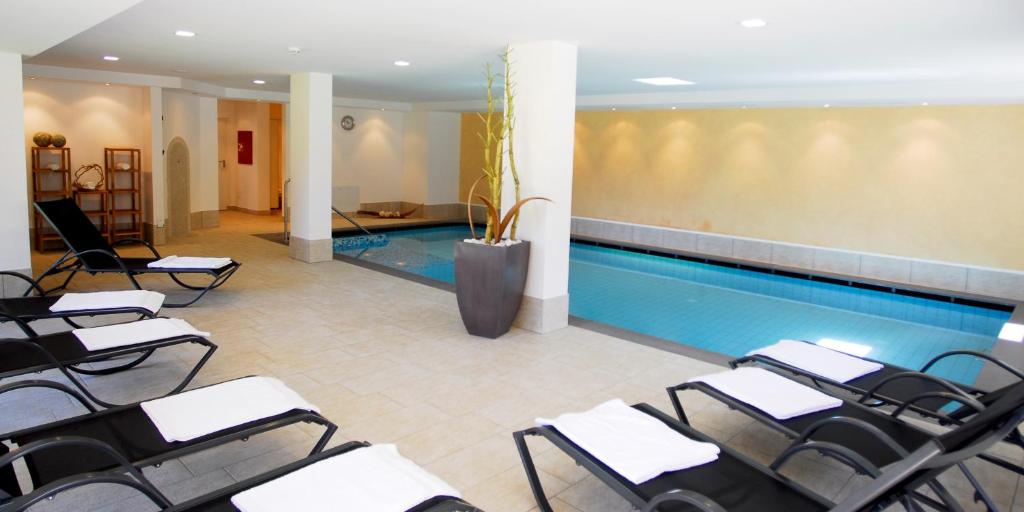Πισίνα στο ή κοντά στο Hotel Bacher