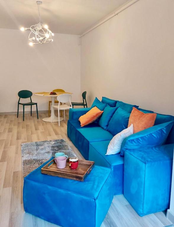 Vibrant “Little Jewellery” Flat