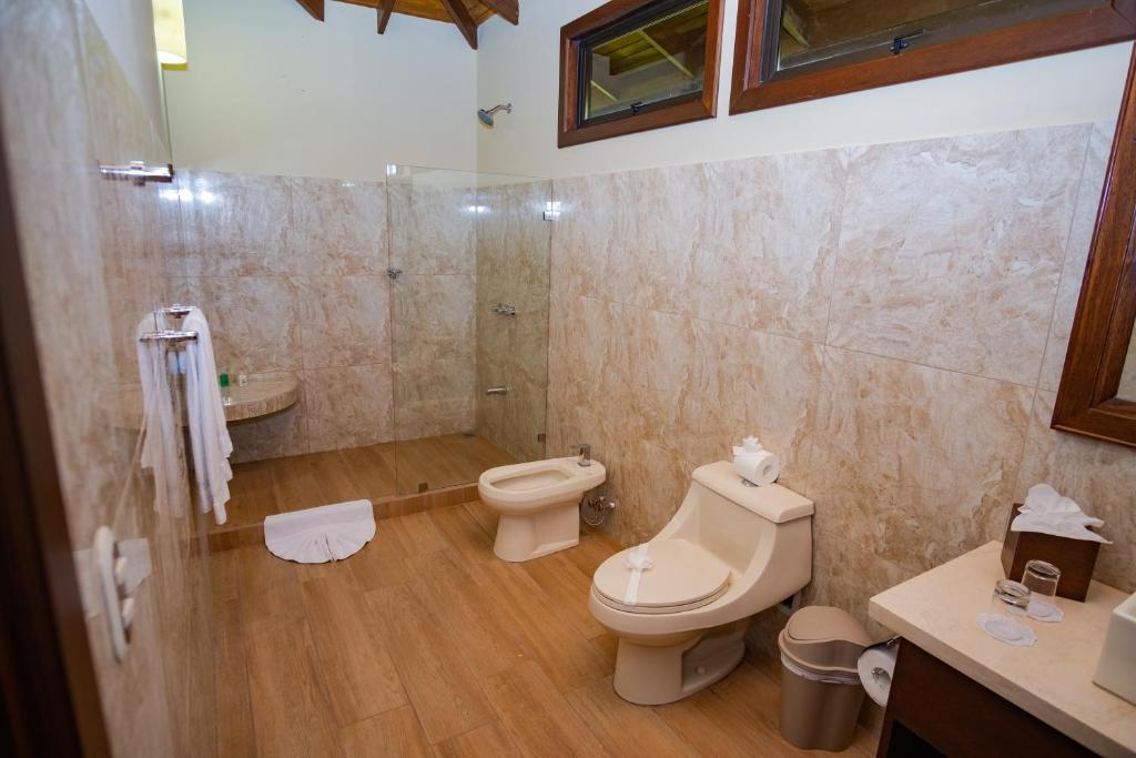 Un baño de Hotel Lomas del Volcan