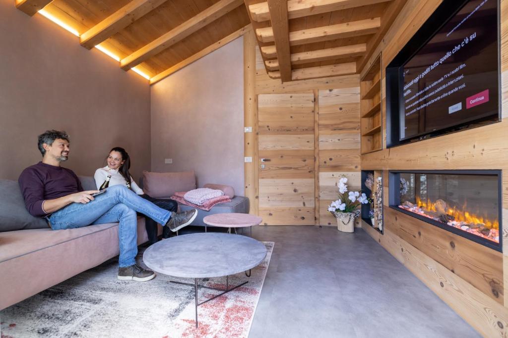 TV o dispositivi per l'intrattenimento presso Chalet Imbosc'ché - 5 beautiful rooms in charming B&B