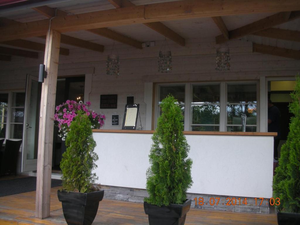 Majatalo & Ravintola Villa Emilia - Hizvo