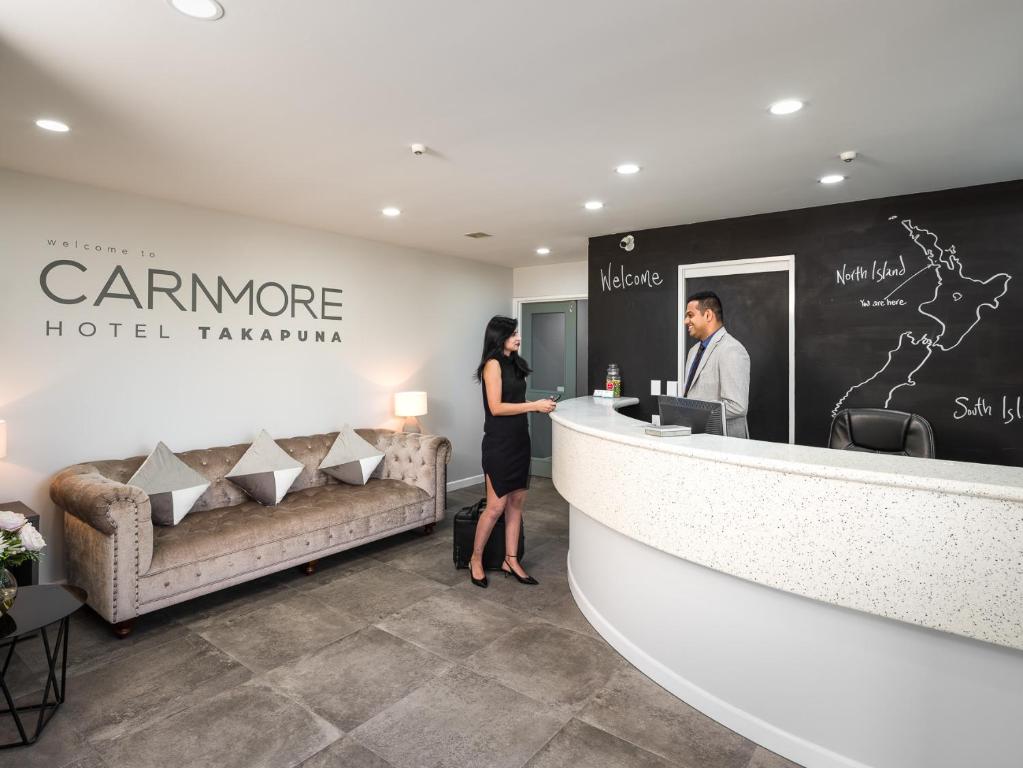 Carnmore Hotel Takapuna - Resim 16