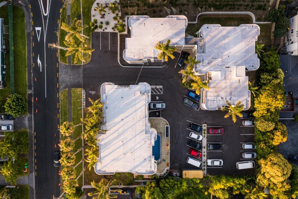 Carnmore Hotel Takapuna - Resim 19