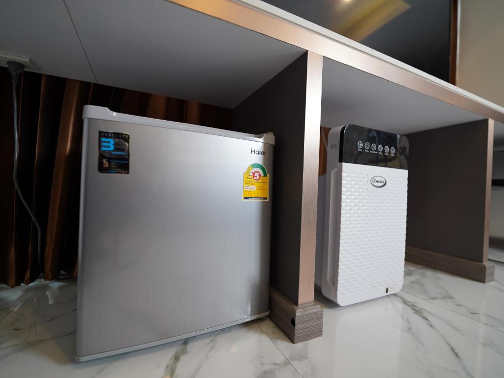 Kuchyň nebo kuchyňský kout v ubytování RoomQuest Sukhumvit36 BTS Thonglor