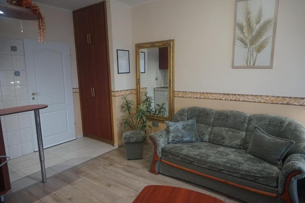 Część wypoczynkowa w obiekcie Hotel Ajka Üzletház Panzió Ajka