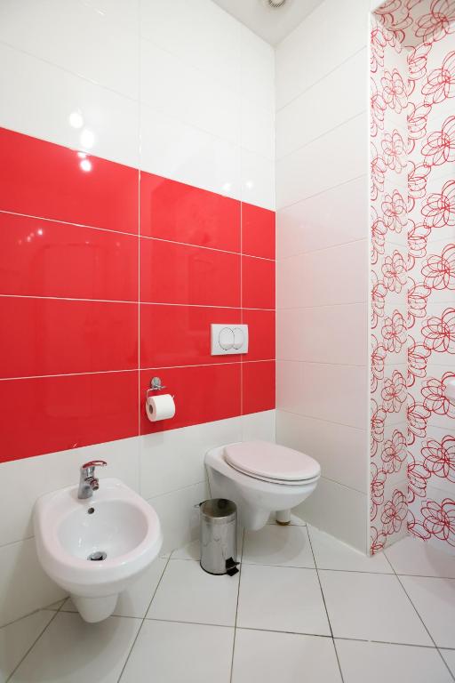 Kúpeľňa v ubytovaní Discover Krakow Apartments - 3 Rakowicka St - Classic Apartments near Main Station - Netflix