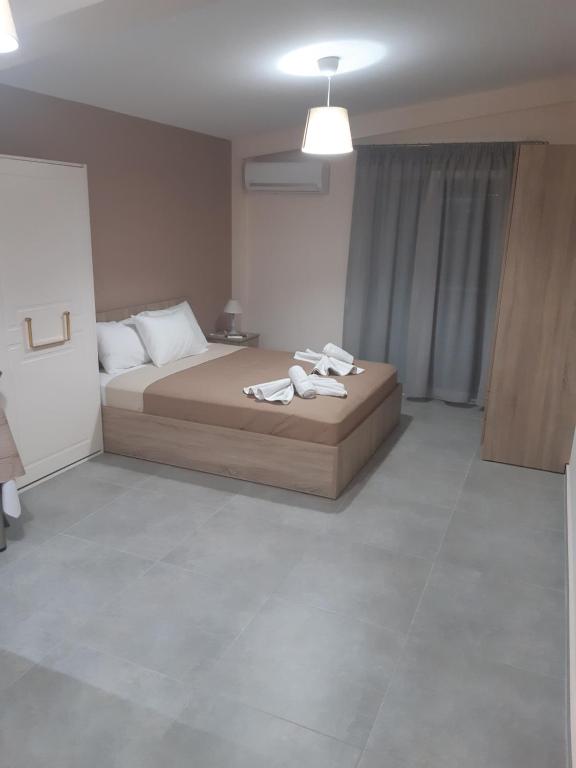 Theo and Irin's Houses - 18