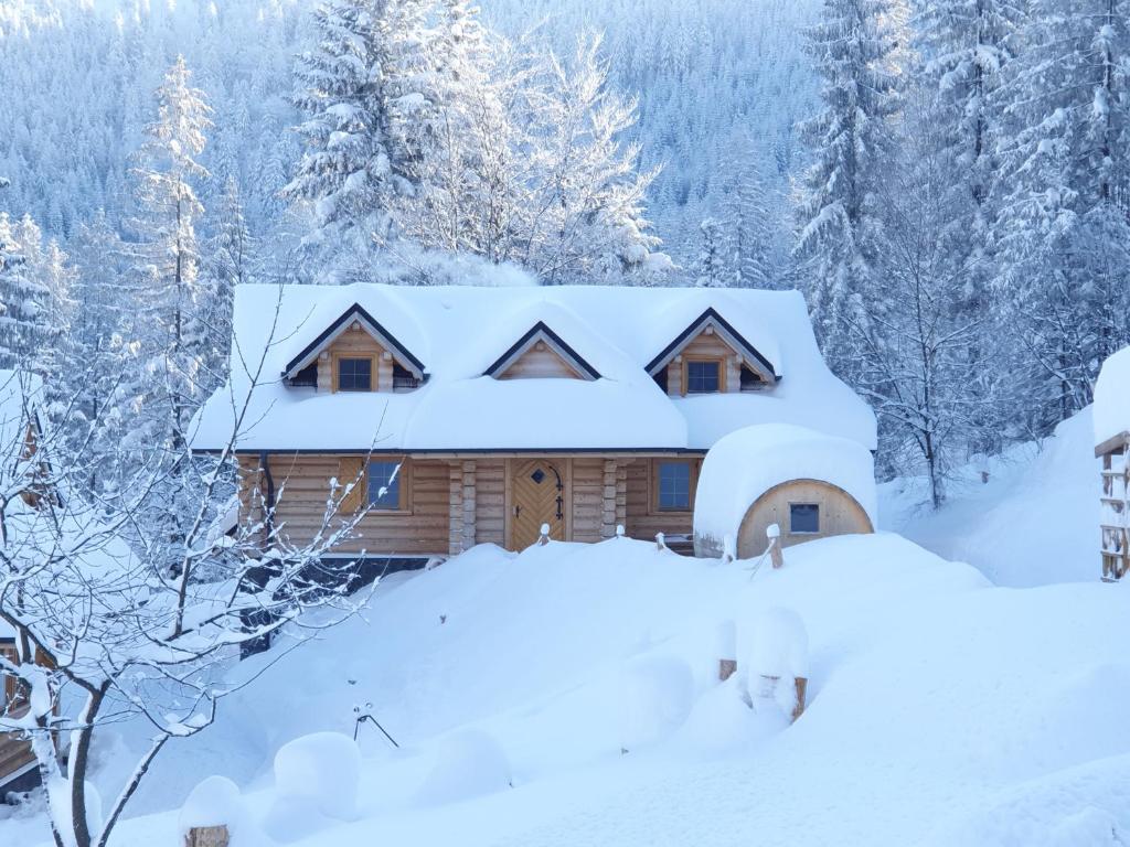 Dom pod Baranią - Wisła - sauna, jacuzzi, tężnia & widok na góry v zimě